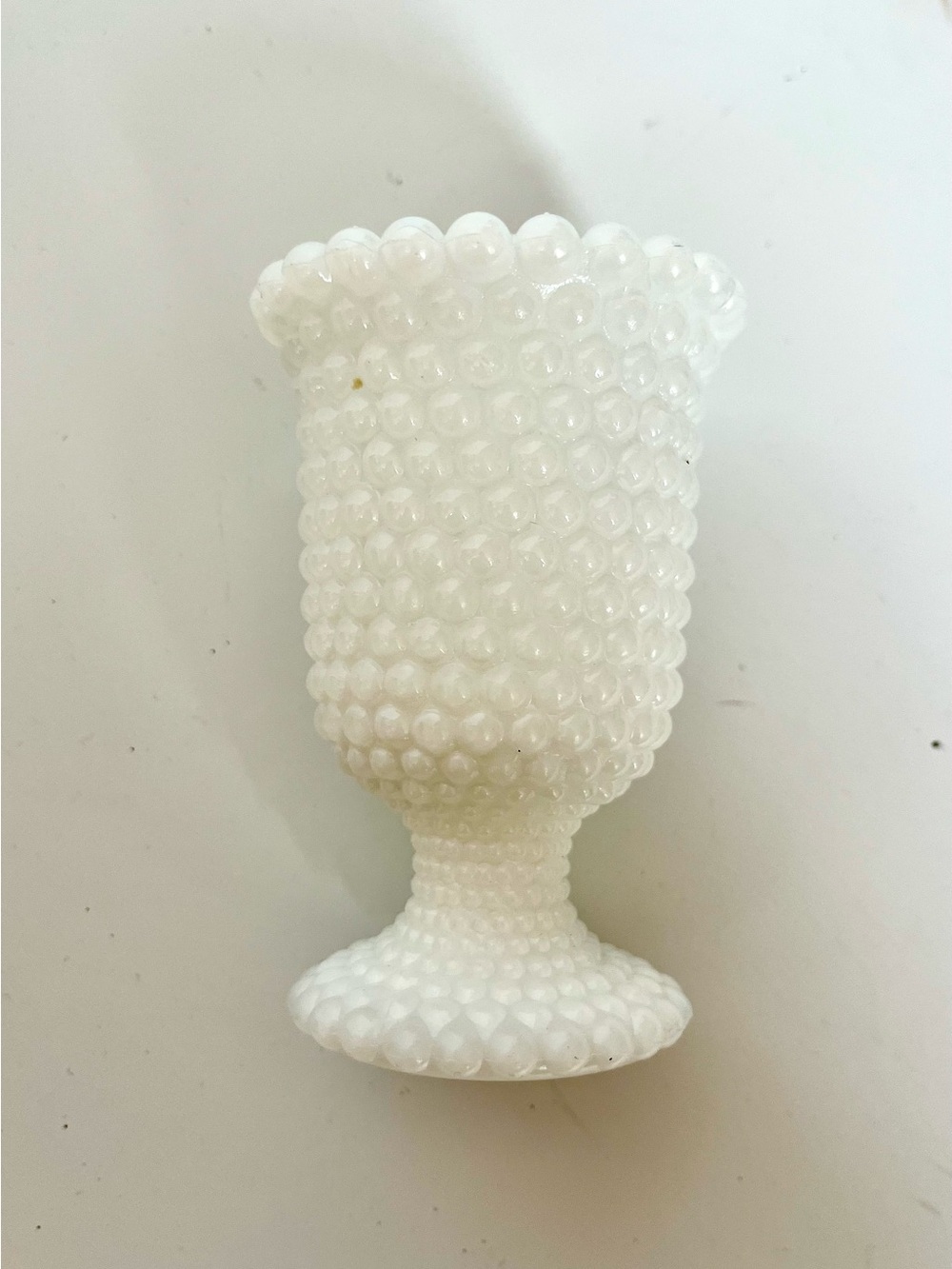 Two Small Milk Glass Vases Goblets Glasses - Picture 2 of 5